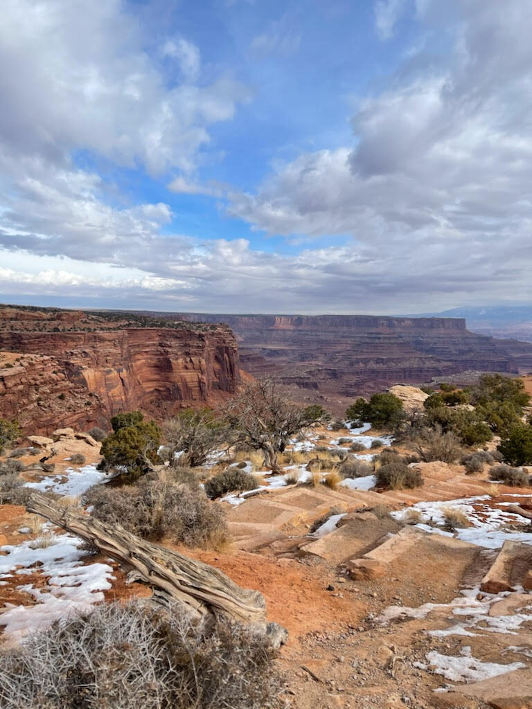 Tips for spending one day visiting Canyonlands National Park - Island in the Sky district in Utah.