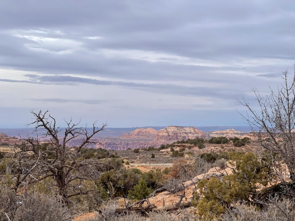 Tips for spending one day visiting Canyonlands National Park - Island in the Sky district in Utah.