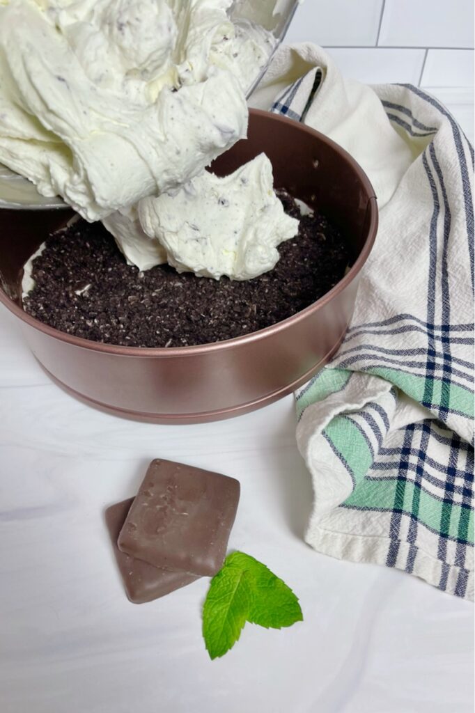 This creamy no-bake chocolate mint cheesecake will become everyone's favorite this summer! 