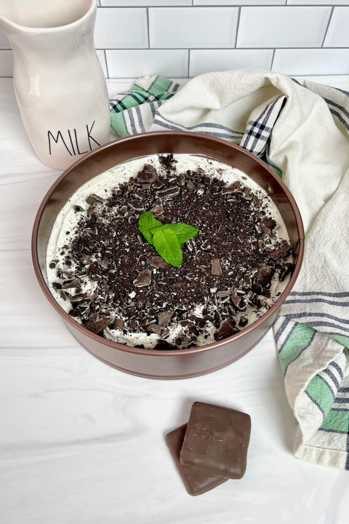 This creamy no-bake chocolate mint cheesecake will become everyone's favorite this summer! 