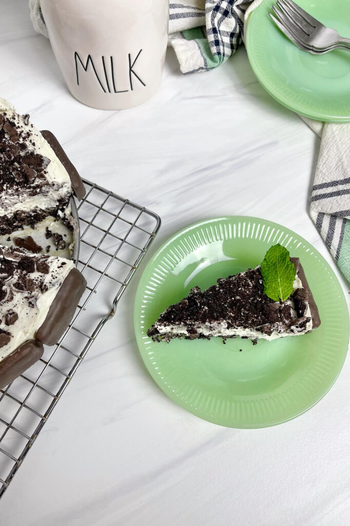 This creamy no-bake chocolate mint cheesecake will become everyone's favorite this summer! 