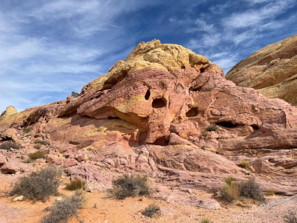 All the tips and a list of what to do and see at Valley of Fire State Park in Nevada including Fire Wave.