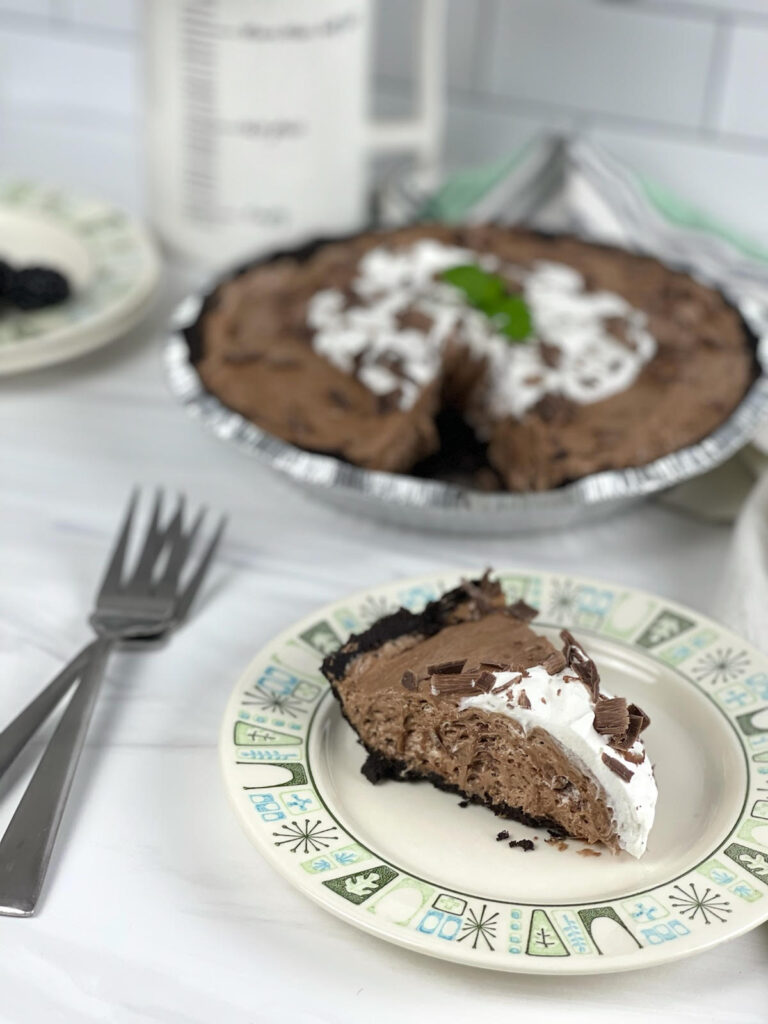 This creamy, chocolatey no-bake Nutella Cheesecake is the perfect summer-to-fall dessert!