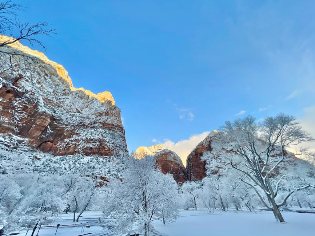 All the tips to help you have an amazing trip to Zion National Park in winter. 