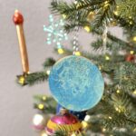 Full instructions on how to make Acrylic Pour Ornaments with kids! These make perfect gifts for grandparents and extended family members.