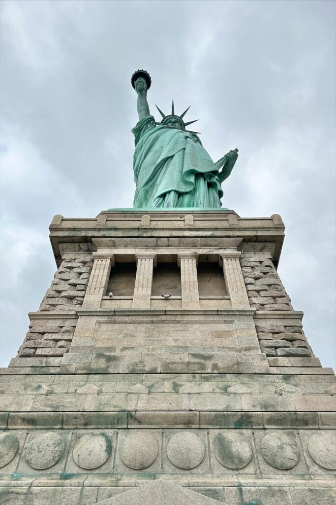 All the tips for having a wonderful trip to the Statue of Liberty in New York City.