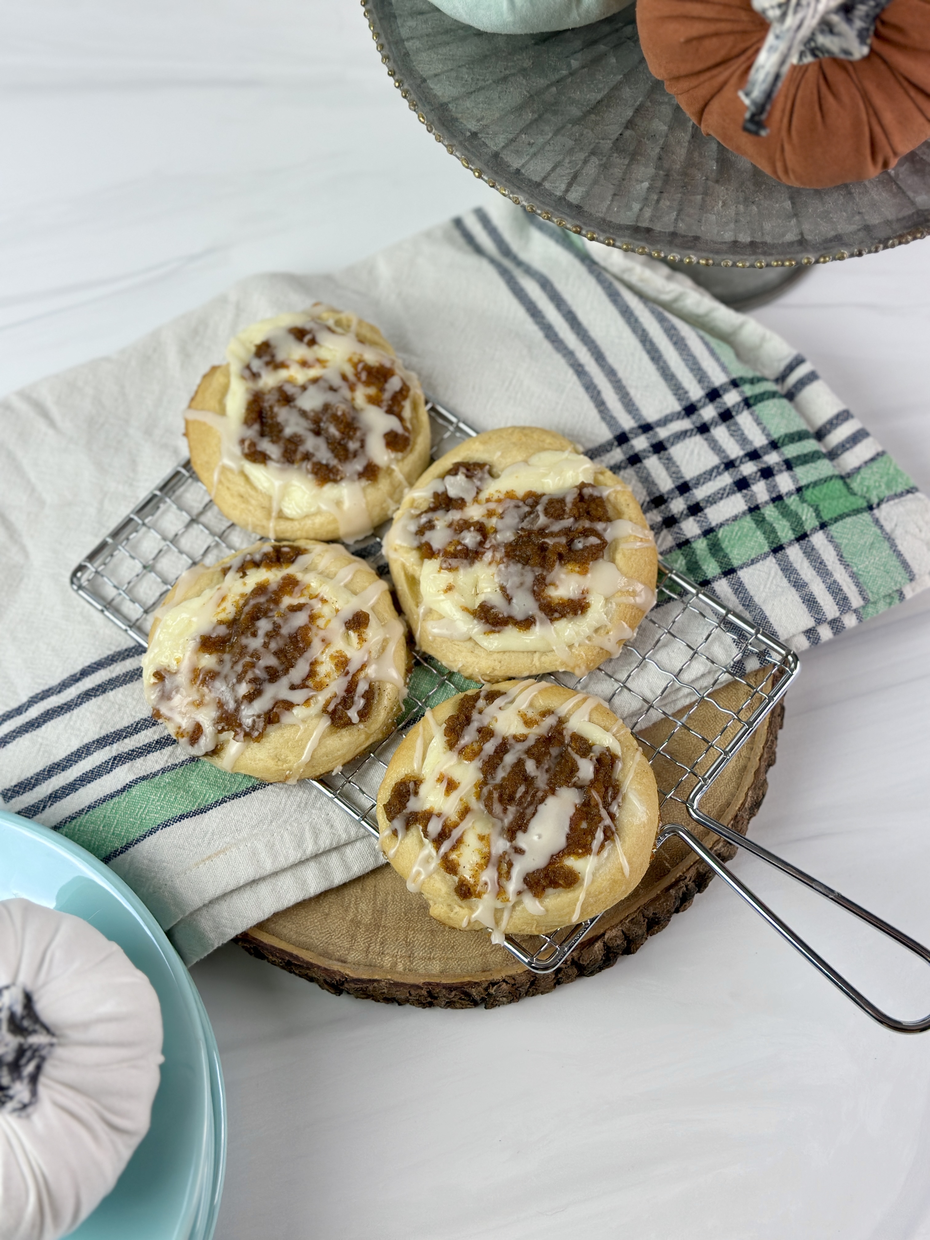 These easy-to-make Pumpkin Cream Cheese Danish are a delicious breakfast (or snack or dessert) option the whole family will enjoy this fall.