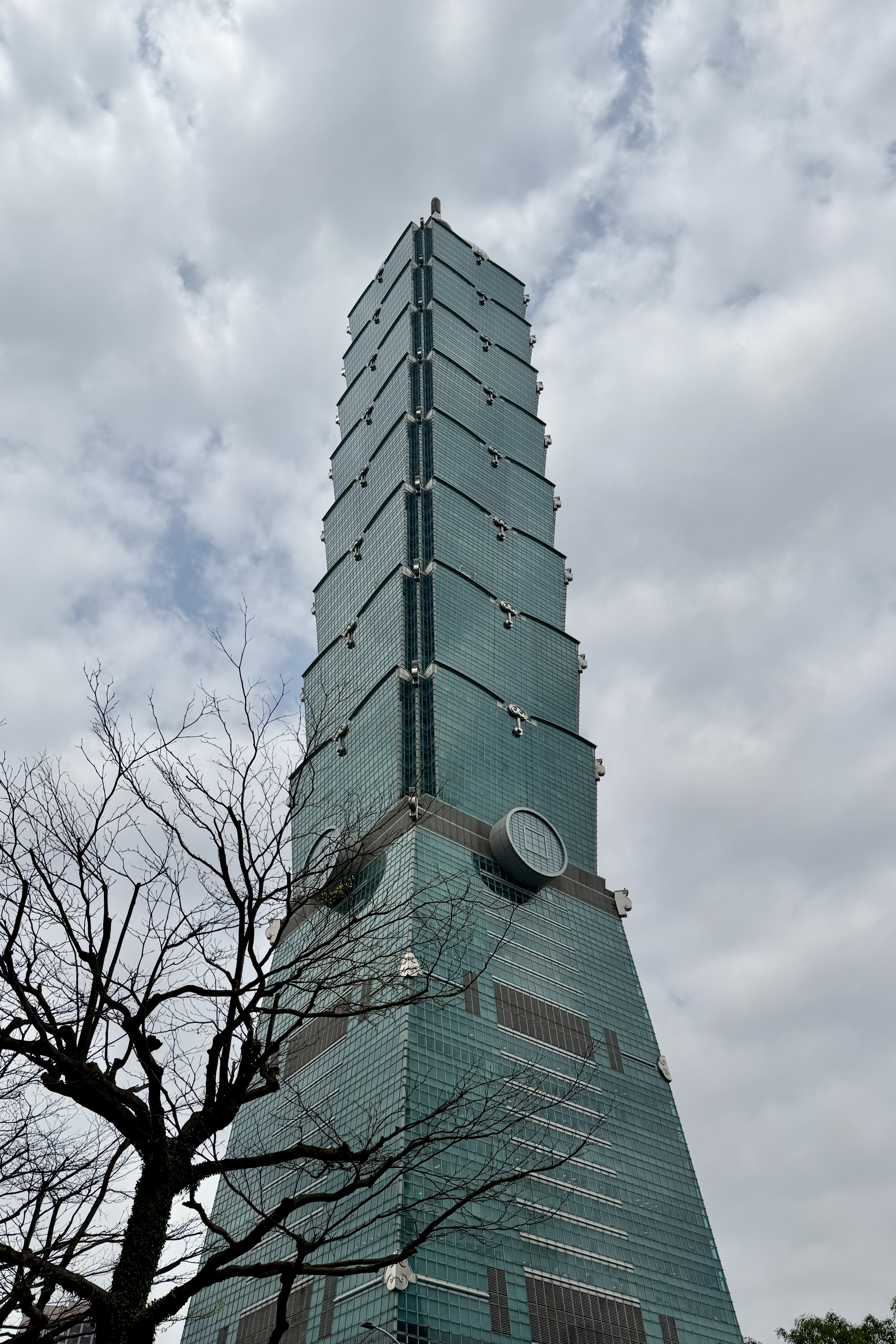 Everything you need to see and do while visiting the beautiful, modern, and ancient city of Taipei, Taiwan.
